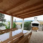 Kucica Uz