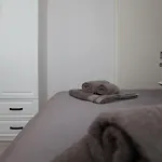 Kucica Uz Apartamento Sevid