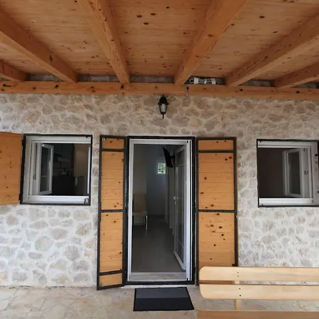 Kucica Uz Apartamento