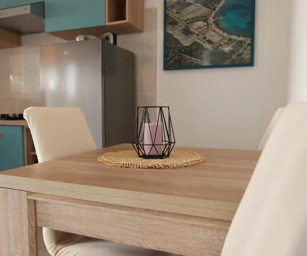 Kucica Uz Apartman Sevid